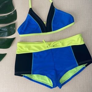 GOSSIP GIRL Color Block Two Piece Swimsuit